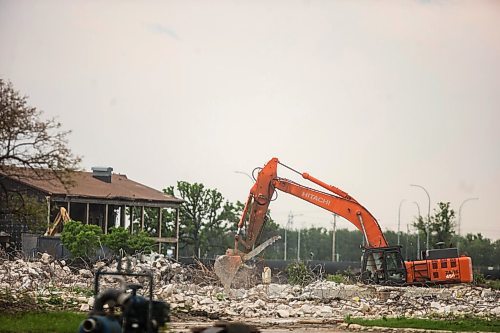 MIKAELA MACKENZIE / WINNIPEG FREE PRESS

Demolition takes place at the Kapyong barracks in Winnipeg on Tuesday, June 16, 2020. 
Winnipeg Free Press 2020.