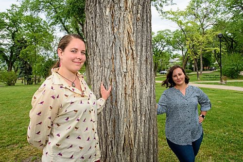 JESSE BOILY  / WINNIPEG FREE PRESS
Laura Tyler, left, and Alara Matsyk of Sustainable Building Manitoba, an organization that advocates and promotes sustainable building practices in the province, pose for a portrait at Vimey Ridge Park on Tuesday. Tuesday, June 16, 2020.
Reporter: Aaron Epp