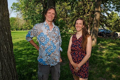 MIKE DEAL / WINNIPEG FREE PRESS
Musicians Lloyd Peterson and daughter Madeleine Roger at the Bourkeville Community Centre.
See Frances Koncan story
200617 - Wednesday, June 17, 2020.