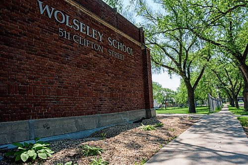 JESSE BOILY  / WINNIPEG FREE PRESS
Wolseley School sign on Wednesday. The Wolseley name is based on Gen. Garnet Wolseley. Wednesday, June 17, 2020.
Reporter: JOYANNE