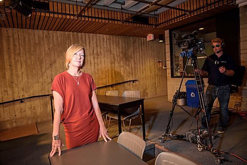 JESSE BOILY  / WINNIPEG FREE PRESS
Jane Lothian, an instructor in University of Winnipegs criminal justice department has been using the TV set classrooms for online learning at the University of Winnipeg, poses for a portrait on Wednesday. Classroom learning is changing as teachers have to socially distance themselves during the COVID-19 pandemic. Wednesday, June 17, 2020.
Reporter: Maggie Macintosh