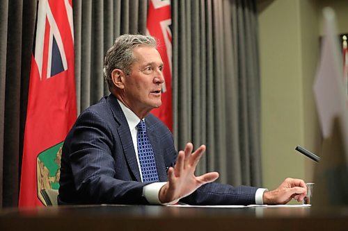 RUTH BONNEVILLE / WINNIPEG FREE PRESS

Local - Palliister Presser

Premier Brian Pallister answers questions from the media during news conference at the Legislative Building on Thursday.



June 18,  2020