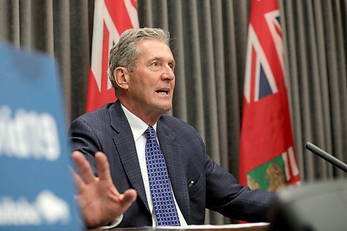 RUTH BONNEVILLE / WINNIPEG FREE PRESS

Local - Palliister Presser

Premier Brian Pallister answers questions from the media during news conference at the Legislative Building on Thursday.



June 18,  2020