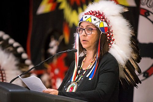 MIKAELA MACKENZIE / WINNIPEG FREE PRESS

Pine Creek First Nation Chief Karen Batson speaks before participating in a virtual joint signing ceremony in Winnipeg on Thursday, June 18, 2020. 
Winnipeg Free Press 2020.