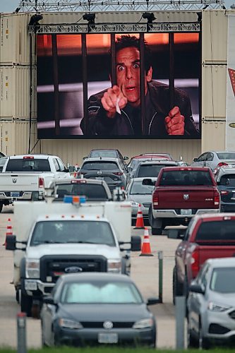 SHANNON VANRAES / WINNIPEG FREE PRESS
A partnership between AVentPro, CAA Manitoba and the Winnipeg Airport Authority has brought a drive-in movie theatre to an airport parking lot. Motorists watched Night at the Museum on June 18, 2020.