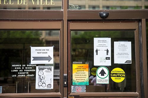 MIKAELA MACKENZIE / WINNIPEG FREE PRESS

Signage on the first day of re-opening to the public at City Hall in Winnipeg on Monday, June 22, 2020.  For Joyanne story.
Winnipeg Free Press 2020.