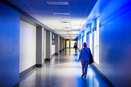 MIKAELA MACKENZIE / WINNIPEG FREE PRESS

People walk through the skywalk at Bell MTS place in Winnipeg on Monday, June 22, 2020.  For Melissa story.
Winnipeg Free Press 2020.