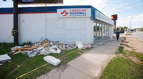 MIKE DEAL / WINNIPEG FREE PRESS
The boarded up wall of the Goodwill on Pembina Hwy after a car lost control early Monday morning. This is the second time in less than a year that the Goodwill store has had a vehicle plow into the building.
200623 - Tuesday, June 23, 2020.