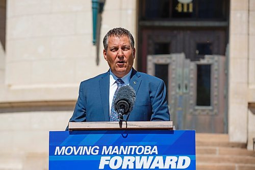 MIKE DEAL / WINNIPEG FREE PRESS
Justice Minister Cliff Cullen announces that the Manitoba government will be launching the first phase of a new single-window Family Resolution Service that they say will ensure family law services are more accessible and affordable to Manitobans, during a press conference held outside the Law Courts building on Broadway, Wednesday morning.
200624 - Wednesday, June 24, 2020.