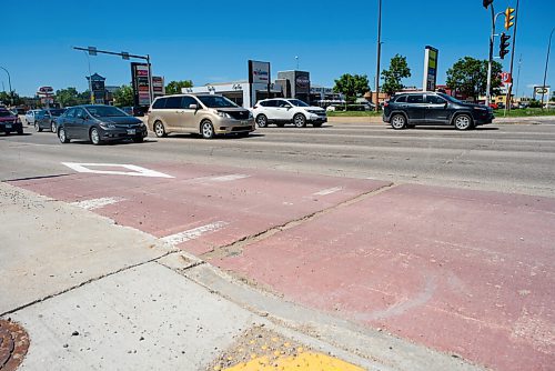 JESSE BOILY  / WINNIPEG FREE PRESS
Painted lane markers are heavily faded at Regent and Lagimodiere on Wednesday. City councillor Shawn Nason put a motion forward saying that the faded lines can create a safety risk. Wednesday, June 24, 2020.
Reporter: Joyanne