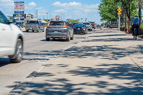 JESSE BOILY  / WINNIPEG FREE PRESS
Painted lane markers are heavily faded at Regent and Lagimodiere on Wednesday. City councillor Shawn Nason put a motion forward saying that the faded lines can create a safety risk. Wednesday, June 24, 2020.
Reporter: Joyanne