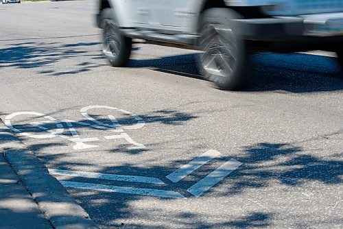 JESSE BOILY  / WINNIPEG FREE PRESS
Painted lane markers are heavily faded at Regent and Lagimodiere on Wednesday. City councillor Shawn Nason put a motion forward saying that the faded lines can create a safety risk. Wednesday, June 24, 2020.
Reporter: Joyanne