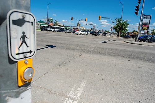 JESSE BOILY  / WINNIPEG FREE PRESS
Painted lane markers are heavily faded at Regent and Lagimodiere on Wednesday. City councillor Shawn Nason put a motion forward saying that the faded lines can create a safety risk. Wednesday, June 24, 2020.
Reporter: Joyanne