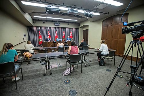 MIKAELA MACKENZIE / WINNIPEG FREE PRESS

Education minister Kelvin Goertzen (left) and chief provincial public health officer Brent Roussin speak to the media at the Manitoba Legislative Building in Winnipeg on Thursday, June 25, 2020. For Maggie story. 
Winnipeg Free Press 2020.