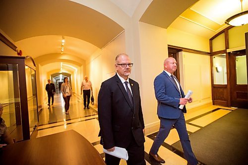 MIKAELA MACKENZIE / WINNIPEG FREE PRESS

Education minister Kelvin Goertzen (left) and chief provincial public health officer Brent Roussin speak to the media at the Manitoba Legislative Building in Winnipeg on Thursday, June 25, 2020. For Maggie story. 
Winnipeg Free Press 2020.