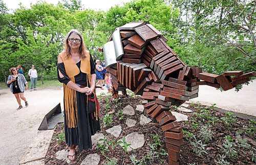 RUTH BONNEVILLE / WINNIPEG FREE PRESS

Local - LOCAL - bison statue


Local artist Val Vint stands next to her Bison art at the official unveiling Val Vints public art Education is the New Bison at South Point bear The Forks on Thursday. ?

.June 25,  2020