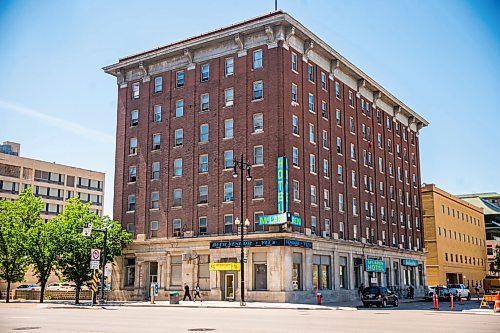 MIKAELA MACKENZIE / WINNIPEG FREE PRESS

The Mclaren Hotel on Main Street in Winnipeg on Friday, June 26, 2020. 
Winnipeg Free Press 2020.