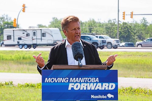 MIKE DEAL / WINNIPEG FREE PRESS
Infrastructure Minister Ron Schuler announces that the province is planning to construct a new interchange to improve safety and the flow of traffic at the intersection of the perimeter hwy and St. Marys Road, using money from the $500-million Manitoba Restart Program. The press conference was held at the north east corner of the intersection close to the entrance to Maple Grove Park, Monday morning.
200629 - Monday, June 29, 2020.