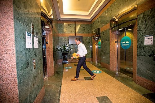 MIKAELA MACKENZIE / WINNIPEG FREE PRESS

Elevators at the Richardson Building and 201 Portage, with new COVID-19 measures in place, in Winnipeg on Monday, June 29, 2020. For Gabrielle Piche story.
Winnipeg Free Press 2020.