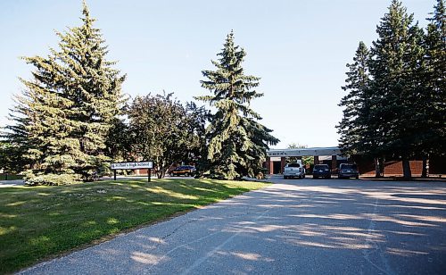 JOHN WOODS / WINNIPEG FREE PRESS
St Pauls High School on Grant Avenue photographed Monday, June 29, 2020. 

Reporter: ?