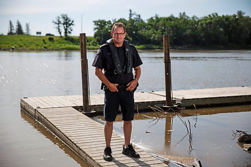 MIKE DEAL / WINNIPEG FREE PRESS
RCMP Staff Sgt. Bob Chabot was the coordinator of the search effort for Nour Ali, who drowned when his boat capsized in Lake Winnipeg on June 13.
200630 - Tuesday, June 30, 2020.