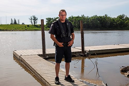 MIKE DEAL / WINNIPEG FREE PRESS
RCMP Staff Sgt. Bob Chabot was the coordinator of the search effort for Nour Ali, who drowned when his boat capsized in Lake Winnipeg on June 13.
200630 - Tuesday, June 30, 2020.