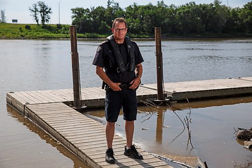 MIKE DEAL / WINNIPEG FREE PRESS
RCMP Staff Sgt. Bob Chabot was the coordinator of the search effort for Nour Ali, who drowned when his boat capsized in Lake Winnipeg on June 13.
200630 - Tuesday, June 30, 2020.