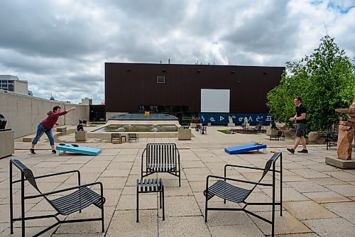 JESSE BOILY  / WINNIPEG FREE PRESS
Jessika Betke, left, and Jonathon Hagin play games and enjoy the newly opened rooftop at the Winnipeg Art Gallery on Wednesday. Wednesday, July 1, 2020.
Reporter: