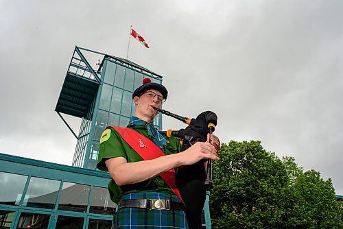 JESSE BOILY  / WINNIPEG FREE PRESS
Emil Flach, 15, played the bag pipes to people at the Forks on Wednesday. The pop up show was put on by The St. Andrew's Society of Winnipeg as part of their Pop-up Piper program. Wednesday, July 1, 2020.
Reporter: