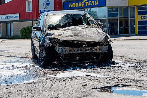 JESSE BOILY  / WINNIPEG FREE PRESS
A car was on fire northbound on McPhillips and Church Ave on Wednesday. Wednesday, July 1, 2020.
Reporter: