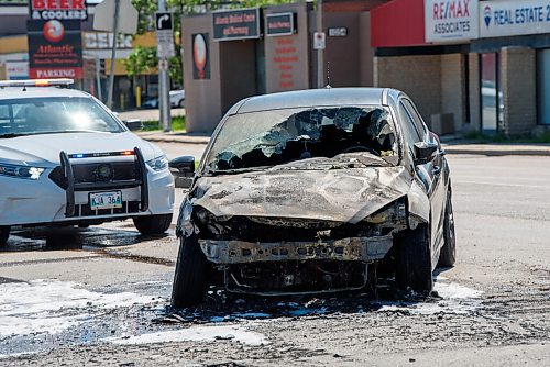 JESSE BOILY  / WINNIPEG FREE PRESS
A car was on fire northbound on McPhillips and Church Ave on Wednesday. Wednesday, July 1, 2020.
Reporter: