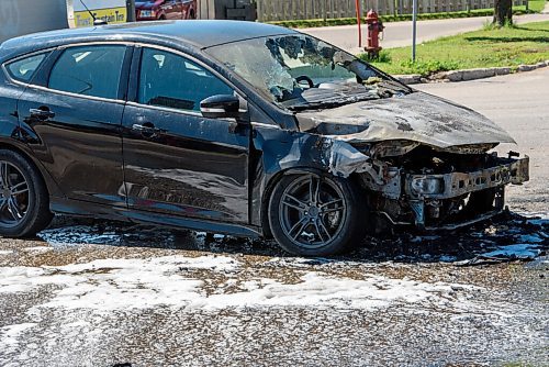 JESSE BOILY  / WINNIPEG FREE PRESS
A car was on fire northbound on McPhillips and Church Ave on Wednesday. Wednesday, July 1, 2020.
Reporter: