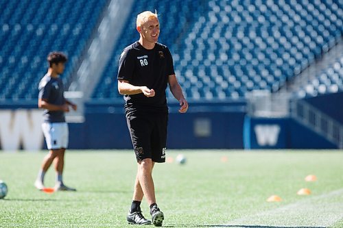 MIKE DEAL / WINNIPEG FREE PRESS
Head coach of Valour FC, Rob Gale, during practice at IG Field Wednesday morning. 
200708 - Wednesday, July 08, 2020.