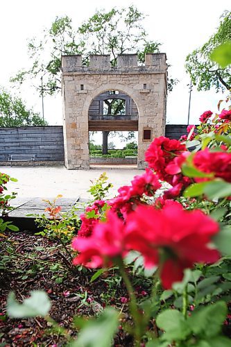 MIKE DEAL / WINNIPEG FREE PRESS
The gate at the Upper Fort Garry Heritage Provincial Park. 
See Tom Brodbeck feature
200709 - Thursday, July 9, 2020