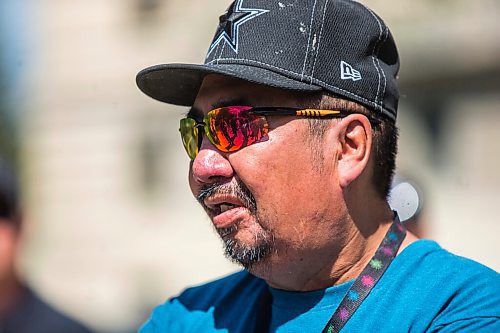 MIKAELA MACKENZIE / WINNIPEG FREE PRESS

Eldon Young, fisherman from Easterville, speaks to the media about the lack of support from the federal government for Manitobas commercial fishers at the Manitoba Legislative Building in Winnipeg on Friday, July 10, 2020. For Dillon/Gabrielle? story.
Winnipeg Free Press 2020.