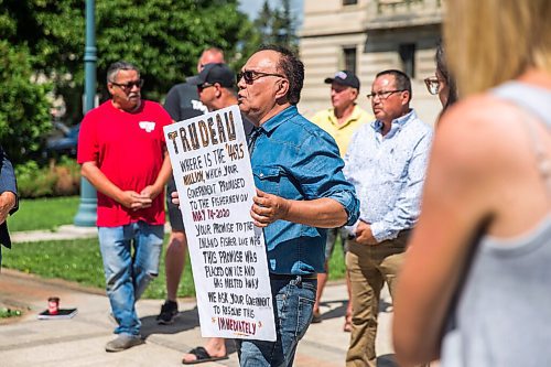 MIKAELA MACKENZIE / WINNIPEG FREE PRESS

Gerald Valiquette, fisher from Poplar River First Nation, speaks to the media about the lack of support from the federal government for Manitobas commercial fishers at the Manitoba Legislative Building in Winnipeg on Friday, July 10, 2020. For Dillon/Gabrielle? story.
Winnipeg Free Press 2020.