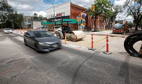 JOHN WOODS / WINNIPEG FREE PRESS
Street construction has been interfering with local businesses on Maryland in Winnipeg, Sunday, July 12, 2020. Businesses had to deal with COVID-19 closures and now construction.

Reporter: Ben