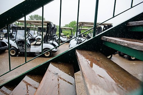 JESSE BOILY  / WINNIPEG FREE PRESS
A rain storm caused a pause in play at the Golf Manitobas Mens and Womens Junior Championship at the Selkirk Golf and Country Club on Monday. Monday, July 13, 2020.
Reporter: Mike Sawatzky