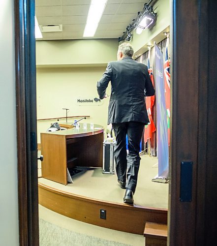 JESSE BOILY  / WINNIPEG FREE PRESS
Premier Brian Pallister rushes into a press conference at the Legislative building on Wednesday. Wednesday, July 15, 2020.
Reporter: