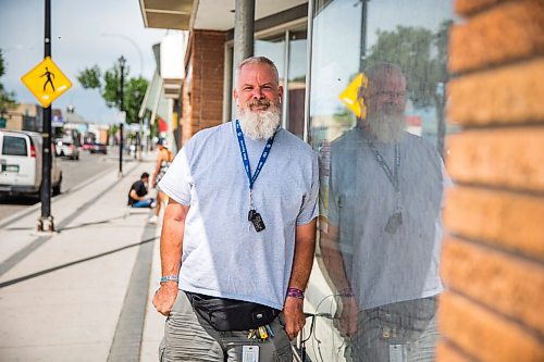 MIKAELA MACKENZIE / WINNIPEG FREE PRESS

Order of Manitoba recipient Mitch Bourbonniere poses for a portrait by the North End Community Renewal Corporation, one of the many places he volunteers, in Winnipeg on Wednesday, July 15, 2020. For Malak Abas story.
Winnipeg Free Press 2020.