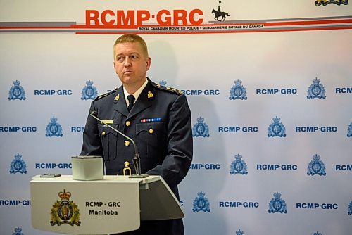 JESSE BOILY  / WINNIPEG FREE PRESS
Superintendent Michael Koppang, Officer in Charge of Manitoba RCMP Major Crime Services speaks to media as the RCMP seek help in identifying homicide victim and potential witnesses, at the RCMP Headquarters on Wednesday. Wednesday, July 15, 2020.
Reporter:
