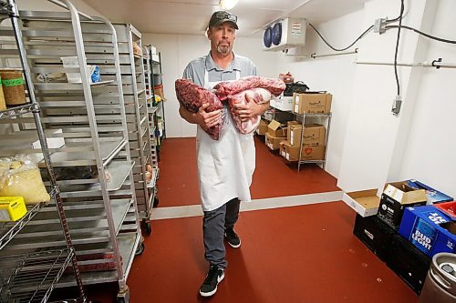 JOHN WOODS / WINNIPEG FREE PRESS
Stephen Cross, a licensed butcher, and his wife/partner Billie have started their own online butcher shop and are photographed as they prepare some orders Wednesday, January 15, 2020. The Meat Company is an online only meat supplier.

Reporter: Pankiw
