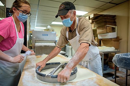 JESSE BOILY  / WINNIPEG FREE PRESS
Ray Mollot and Talea Blowers prepares pizza dough at Archies Meats and Groceries in Starbuck on Thursday. Thursday, July 16, 2020.
Reporter: Dave