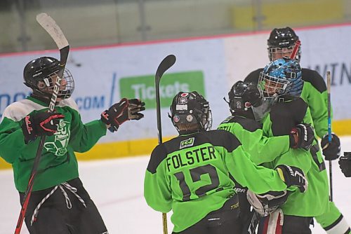 JESSE BOILY  / WINNIPEG FREE PRESS
Shooting Stars celebrate after their gold medal win in the AAA North American Hockey Classic at the BellMTS Iceplex on Monday. The Shooting Stars defeated the MJI Blizzard 3-1. Monday, July 20, 2020.
Reporter: Taylor
