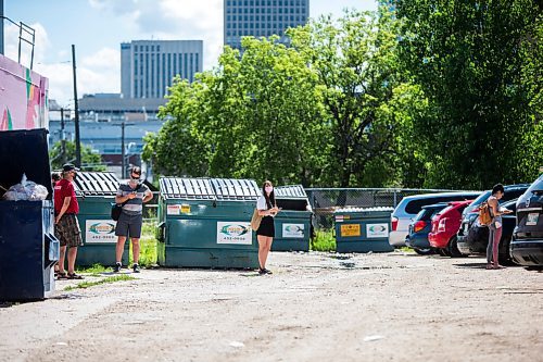 MIKAELA MACKENZIE / WINNIPEG FREE PRESS

People line up at the COVID-19 testing site at Thunderbird House in Winnipeg on Tuesday, July 21, 2020. For Malak Abas story.
Winnipeg Free Press 2020.