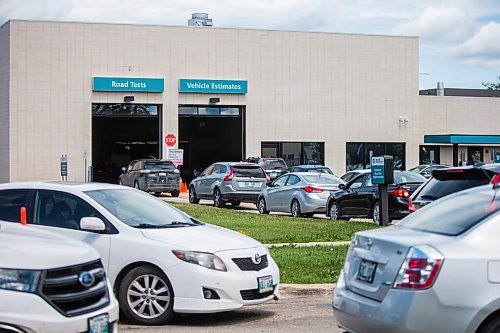 MIKAELA MACKENZIE / WINNIPEG FREE PRESS

Cars line up at the drive-through COVID-19 testing site on Main Street in Winnipeg on Tuesday, July 21, 2020. For Malak Abas story.
Winnipeg Free Press 2020.