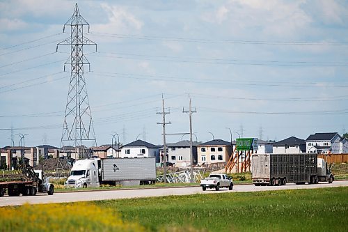 JOHN WOODS / WINNIPEG FREE PRESS
Urban development near the south Perimeter Tuesday, July 21, 2020. Winnipeg continues to take up more space as urban sprawl continues as new urban developments continue to be built further from the downtown core.

Reporter: Sarah