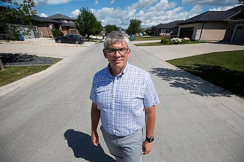 JOHN WOODS / WINNIPEG FREE PRESS
Christopher Storie, Director of the Institute of Urban Studies at the University of Winnipeg, is photographed at Sage Creek development Tuesday, July 21, 2020. Winnipeg continues to take up more space as urban sprawl continues as new urban developments continue to be built further from the downtown core.

Reporter: Sarah