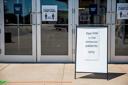 MIKAELA MACKENZIE / WINNIPEG FREE PRESS

A sign marks the spot for a lineup outside of the St. Vital mall Dynacare location in Winnipeg on Wednesday, July 22, 2020. For Malak Abas story.
Winnipeg Free Press 2020.