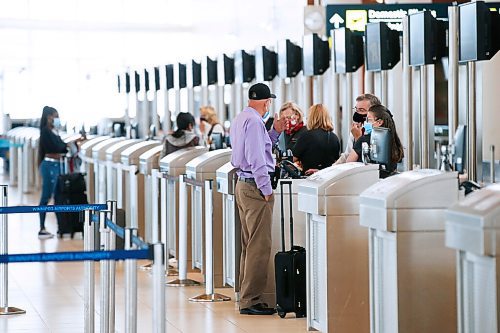 JOHN WOODS / WINNIPEG FREE PRESS
Air travellers at Winnipeg airport Thursday, July 23, 2020. 

Reporter: ?